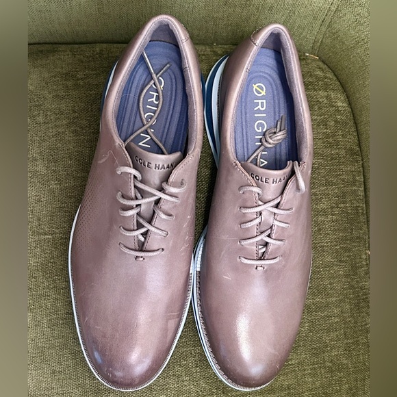 Stylish Cole Haan Men\'s Gray Leather Original Grand Oxfords main image 11
